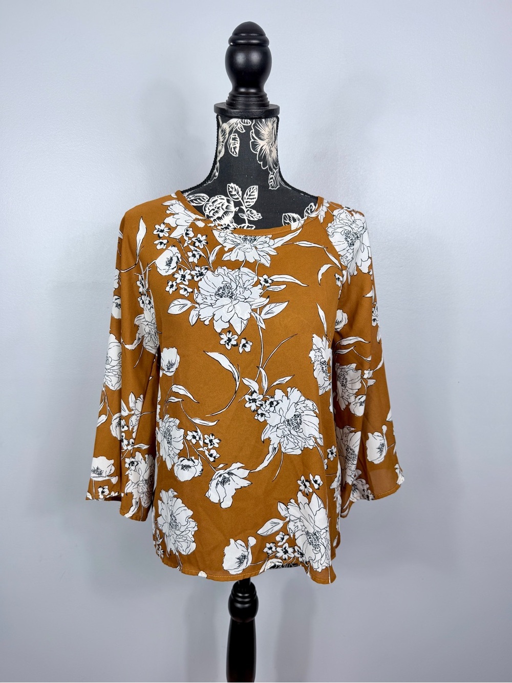 Papermoon mustard quarter length flutter sleeve loose fit floral top size small